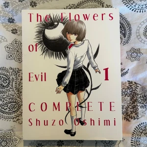 The Flowers Of Evil COMPLETE  - Boken är på engelska och är vol 1-3 kombinerat i ett format. Nypris var 279 kr