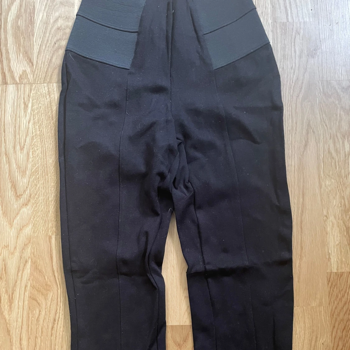 Svarta högmidjade leggings