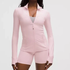 *INTRESSEKOLL* Lululemon Define Rosa - KÖP EJ! Detta är ett intressekoll för Lululemon Define Jacka i rosa färgen. Lika gärna vid intresse!