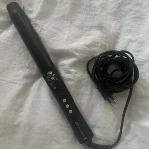 Locktång remington - Jättebra locktång men kommer inte till användning 💓32mm bred och ger stora fina lockar, går att ändra värmen