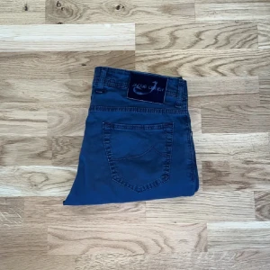 Jacob Cohën W32 - Säljer ett par riktigt feta Jacob Cohëns i storlek/waist 32. Skriv vid minsta fråga!🙌