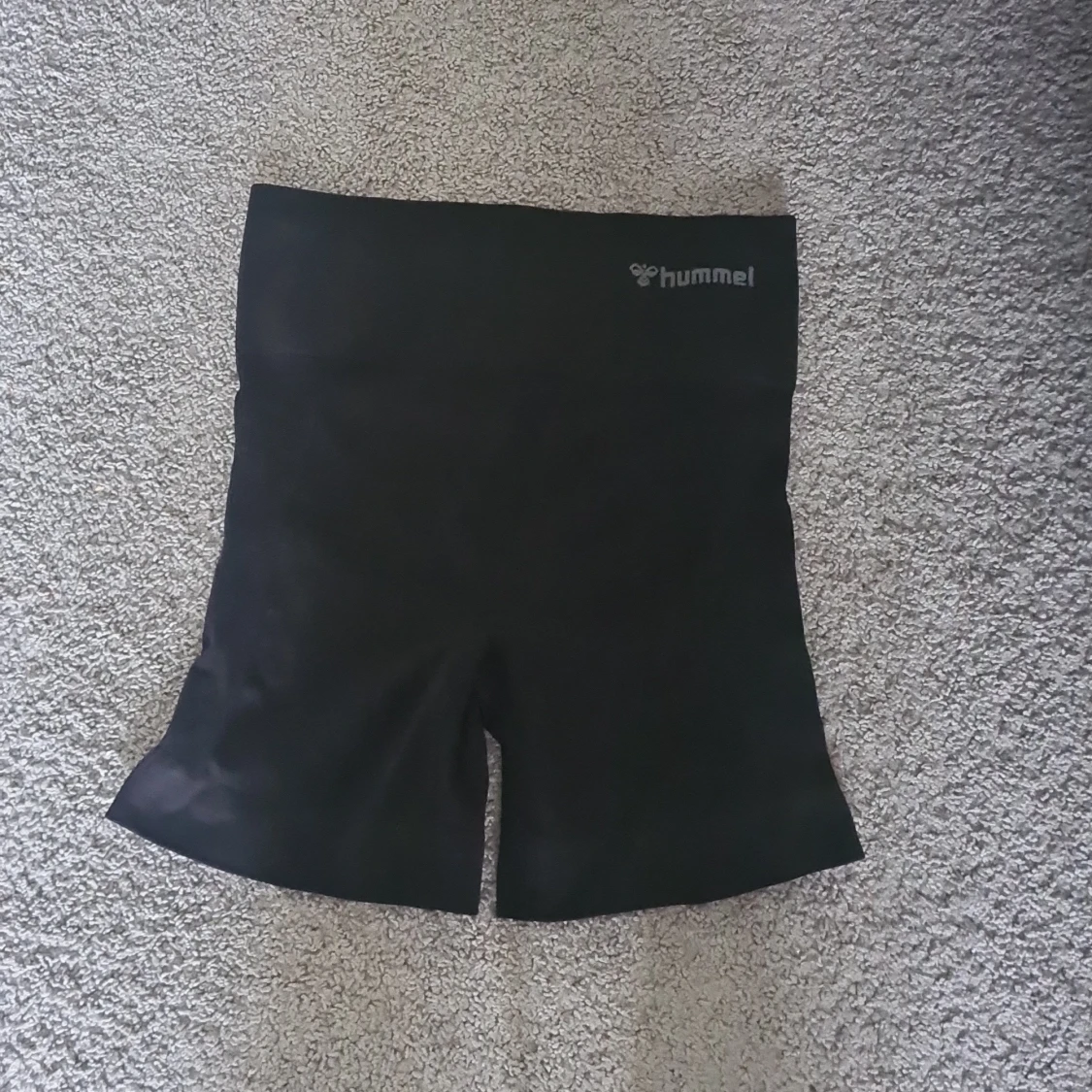Svarta träningstights shorts Hummel XS