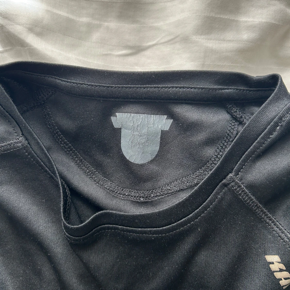 Svart tränings-t shirt  - 3