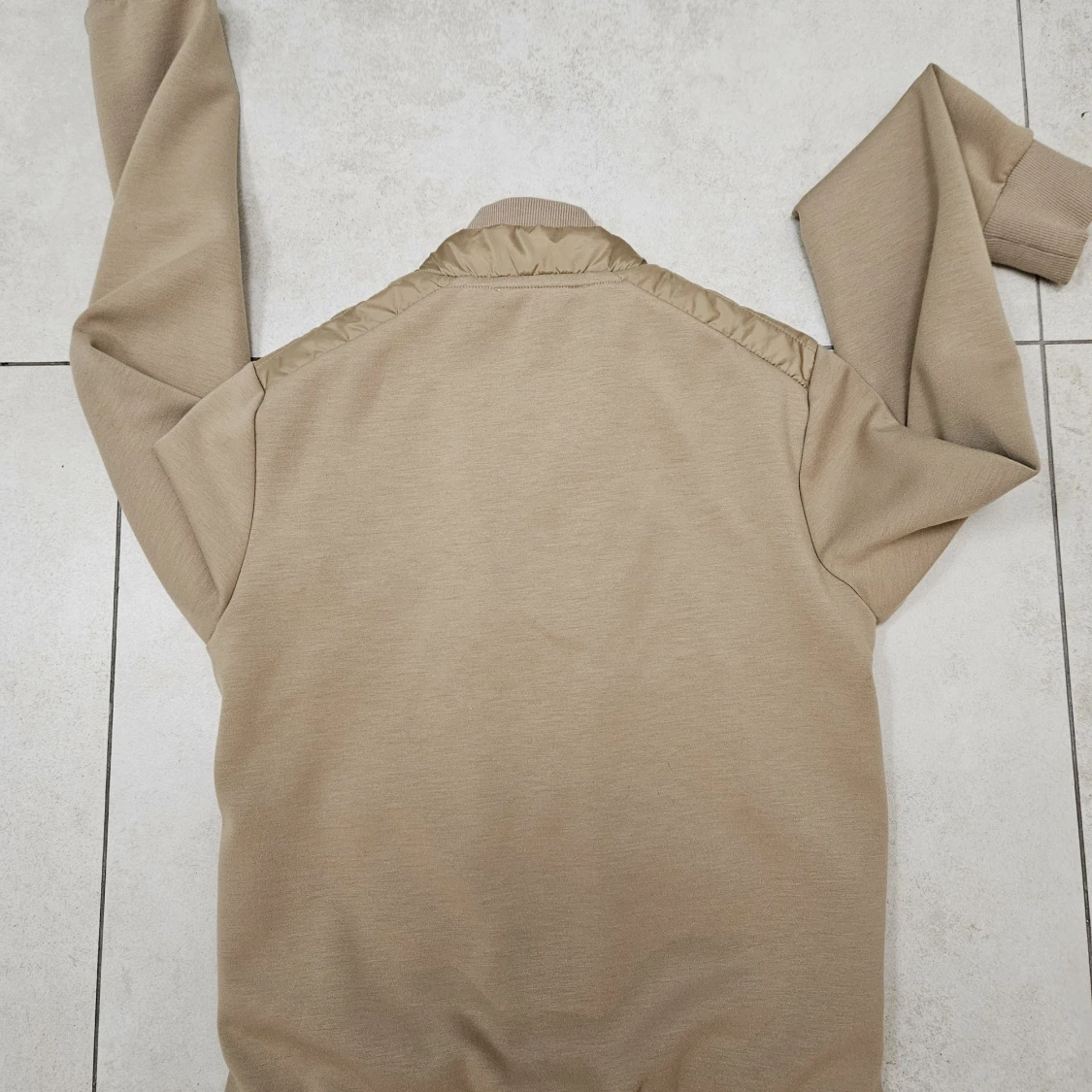 Beige quiltad pufferjacka från Reiss - 2