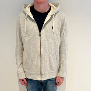 Ralph lauren zip hoodie - Köp sker via vår hemsida - ricodelluxury.com