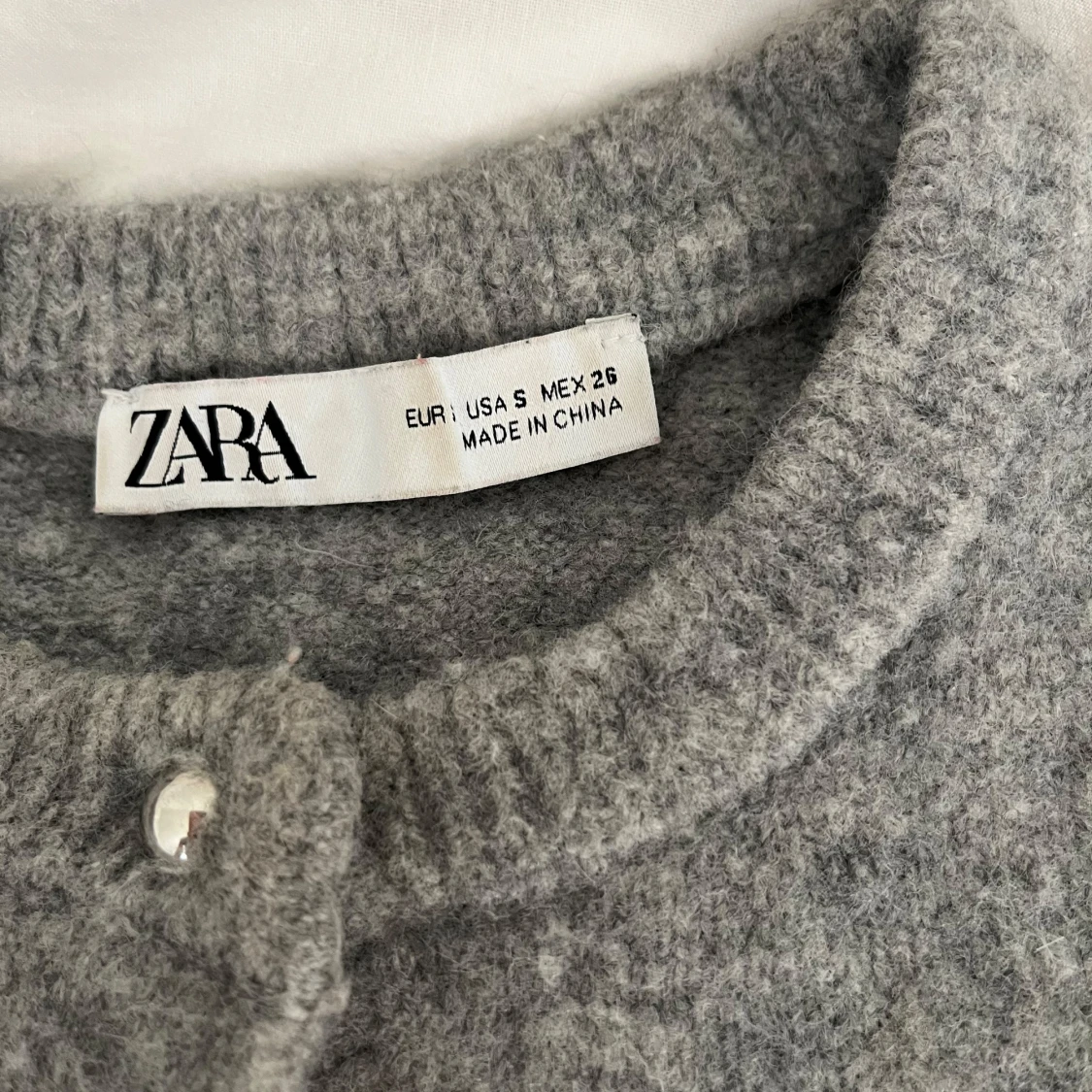 Grå stickad kofta från Zara - 3