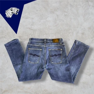 NUDIE JEANS GRIM TIM - Riktigt snygga  Nudie grim Tim | Stl: Passar W30 L30 (Står W 32 L 32| Skick: 8/10 | Modellen är 182 | Hör av er vid funderingar! 