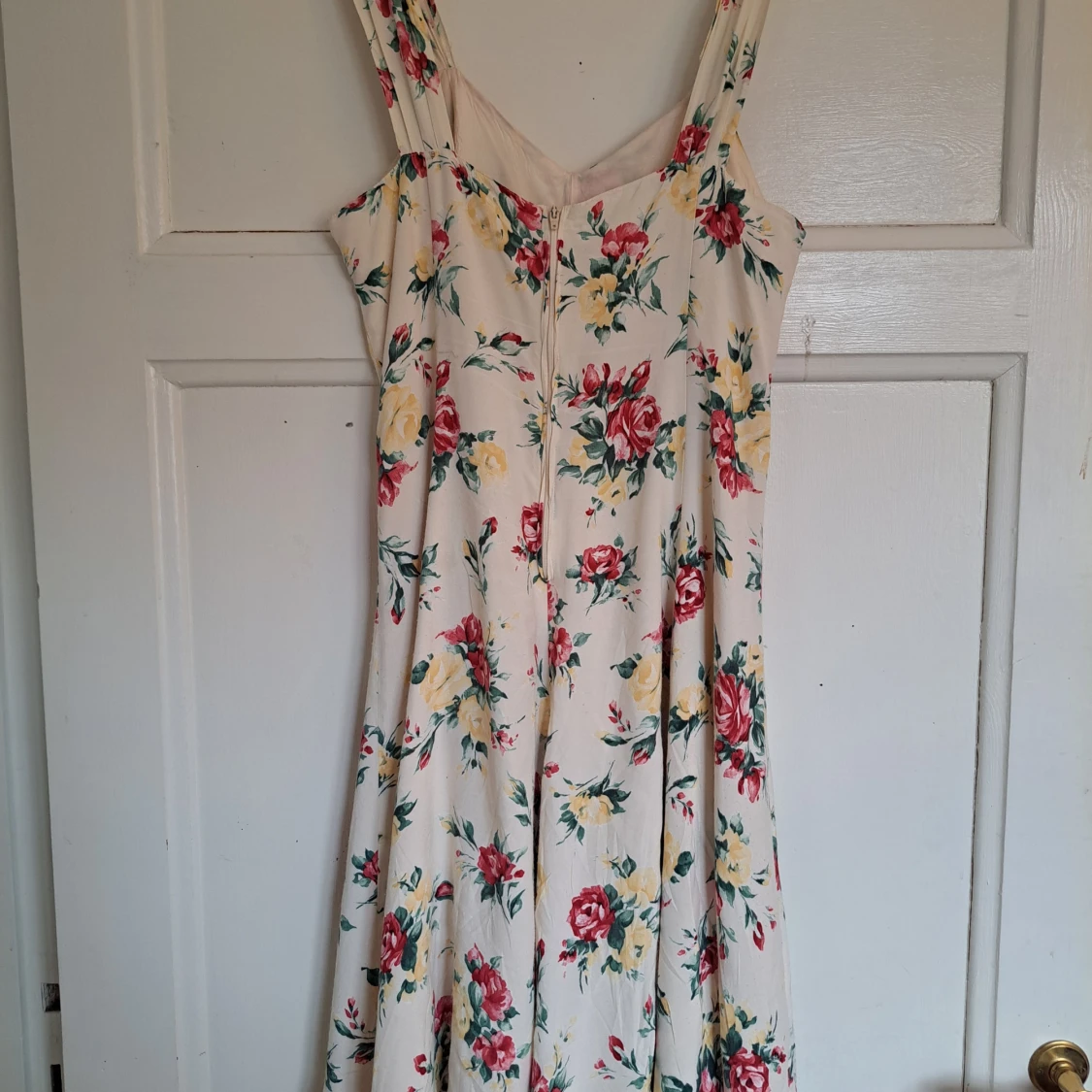 Blommig vadlång sommarklänning