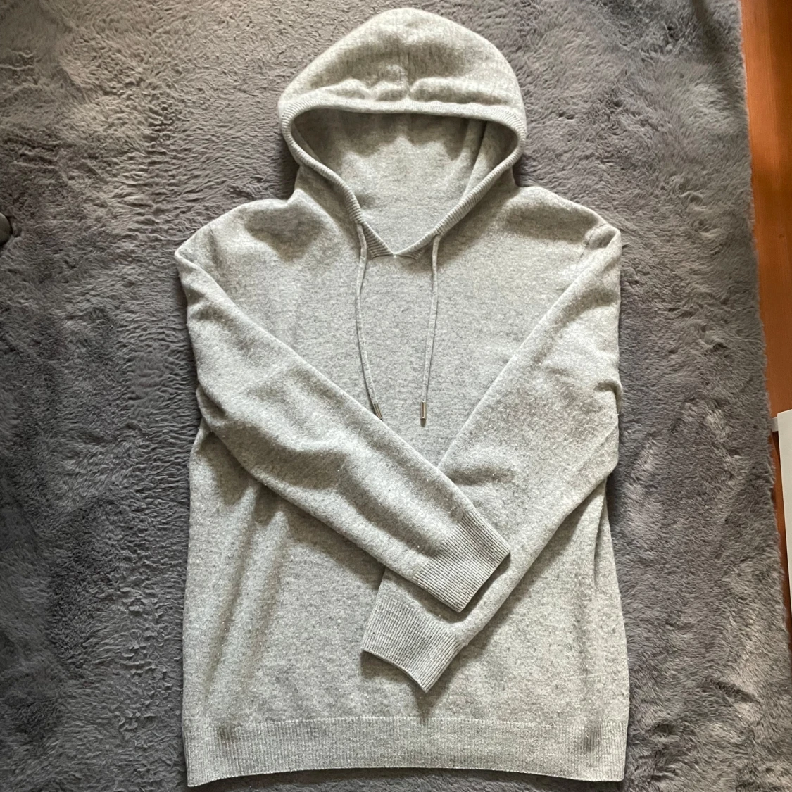 Ljusgrå kashmir hoodie 