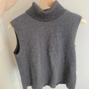 Zara topp - Stickad topp från Zara, jätte populär och helt slutsåld