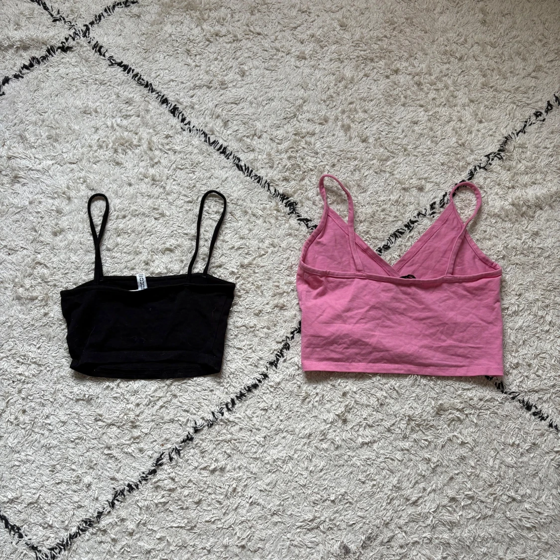 2 crop tops XS H&M Divided & FB Sister - 1