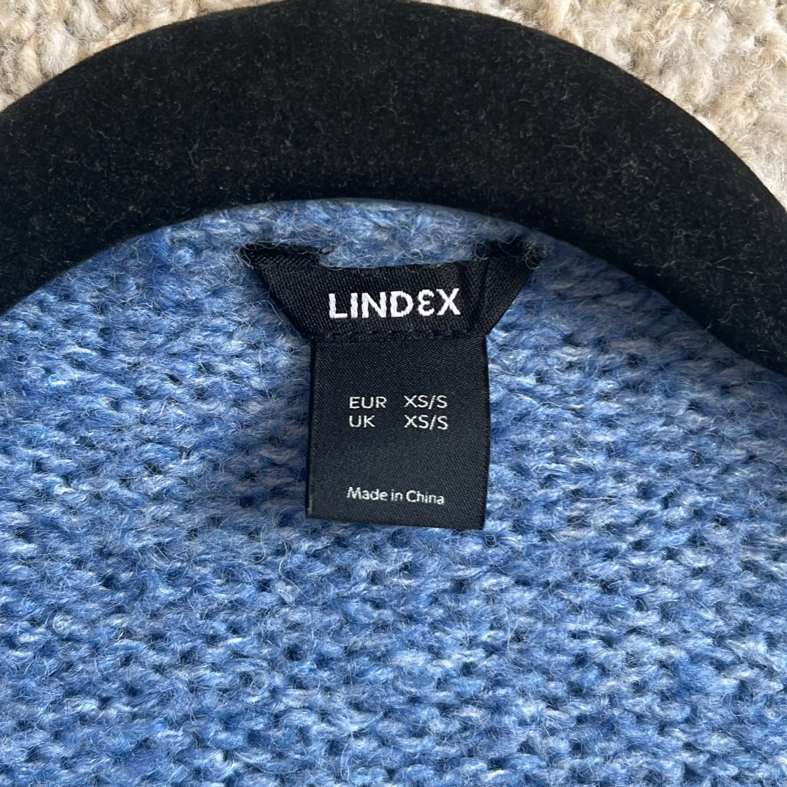 Blå stickad kofta från Lindex - 1