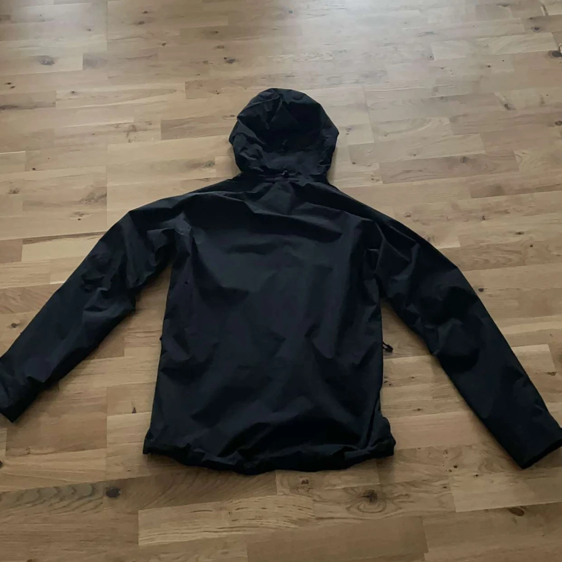 Svart regnjacka från Haglöfs - 1