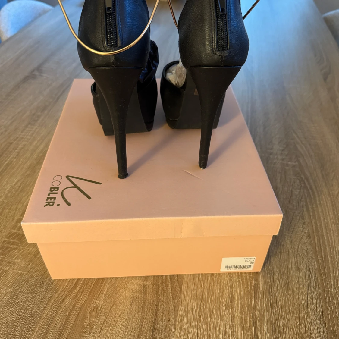 Svarta höga klackar från NLY Shoes - 2