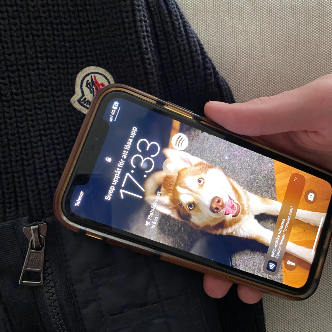 Svart pufferjacka från Moncler - 1