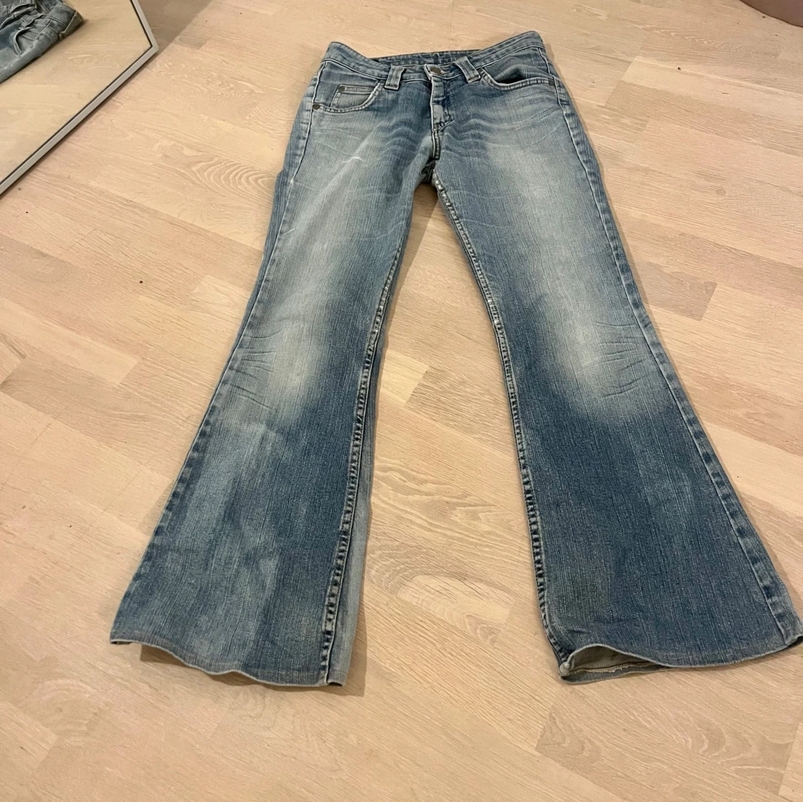 Lågmidjade bootcut jeans  - 2