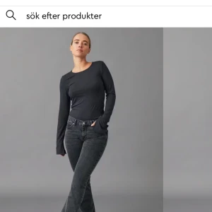 low waisted bootcut jeans  - Säljer mina Gina tricot jeans för dem är för små, har använts 2 gånger endast, storlek 32 är dem 