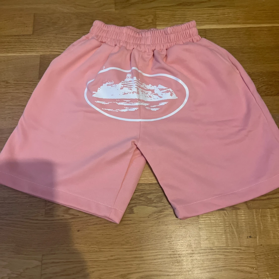 Rosa Corteiz Shorts Storlek M