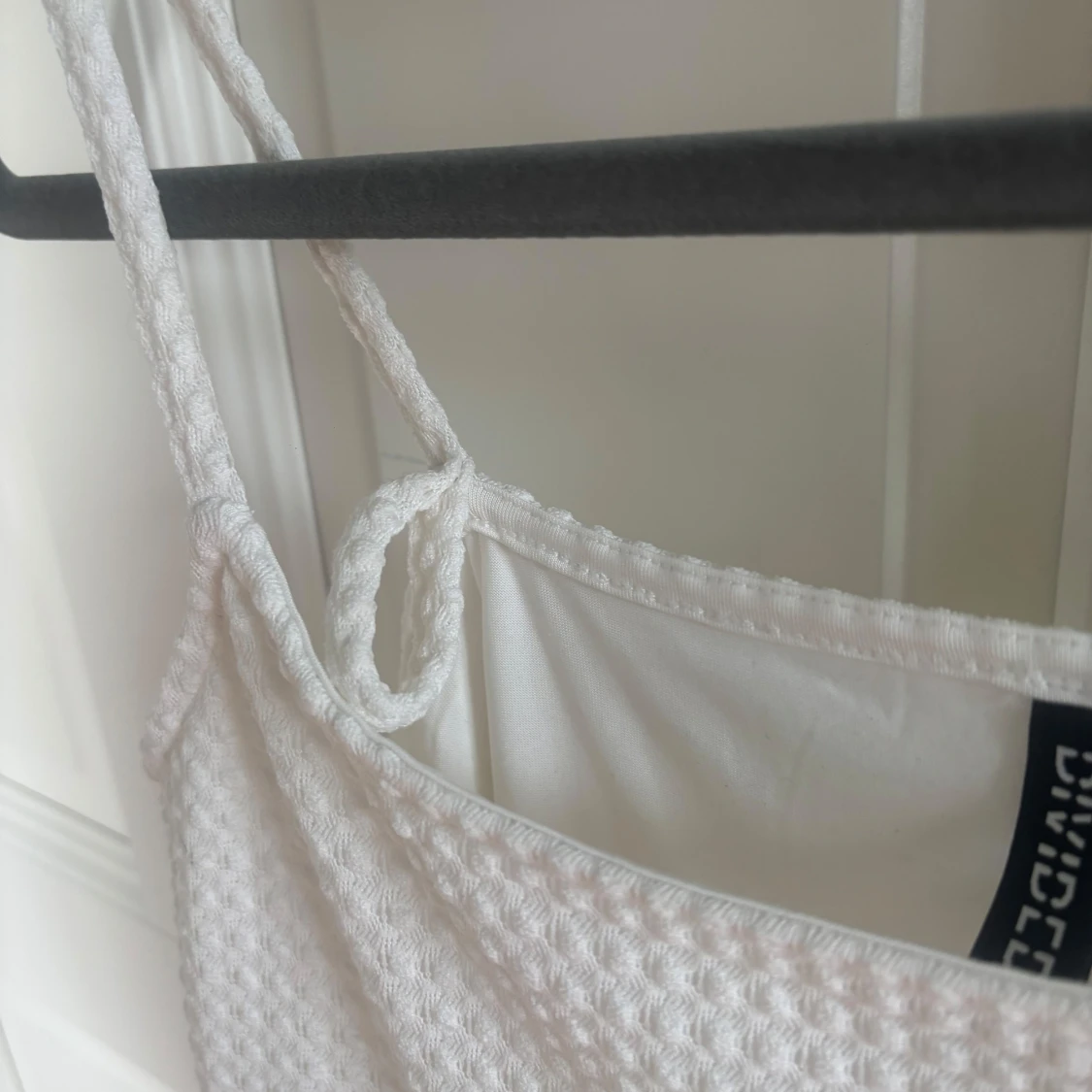 Vit ärmlös klänning från H&M Divided - 3