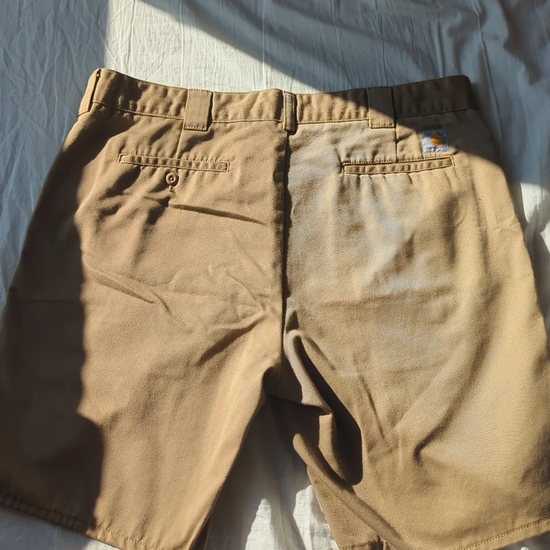 Beige master shorts från Carhartt - 1