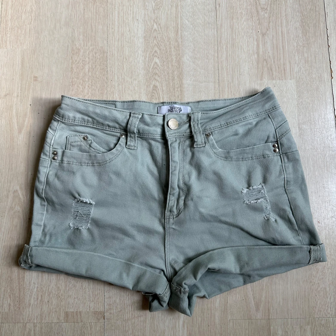 Gråa jeansshorts