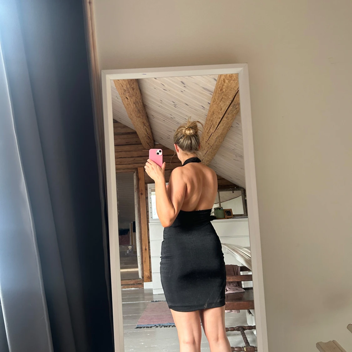 Svart halterneck klänning - 2