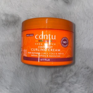 Cantu Shea Butter Coconut Curling Cream - Endast testad, säljer då jag har två.💕 