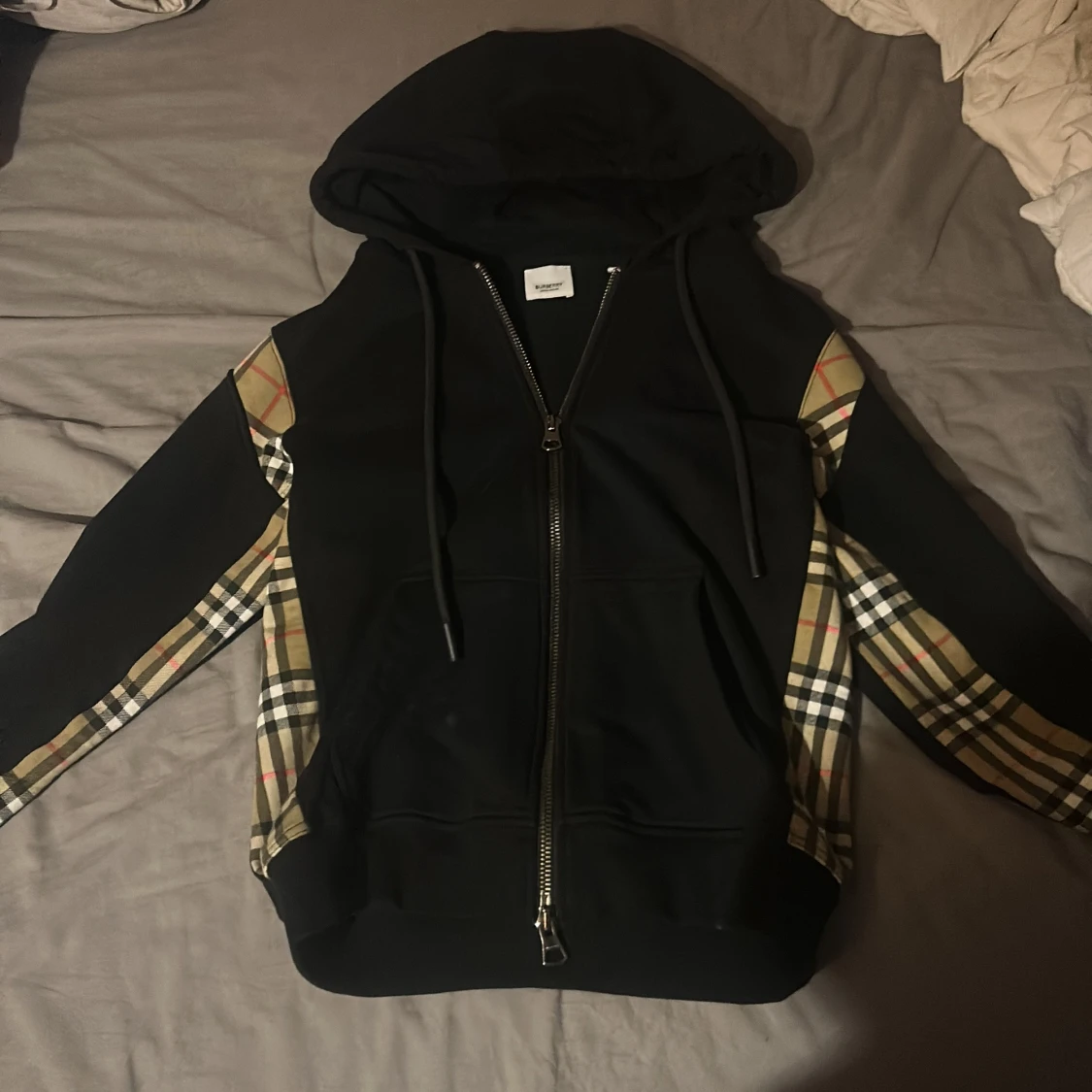 Svart Burberry hoodie