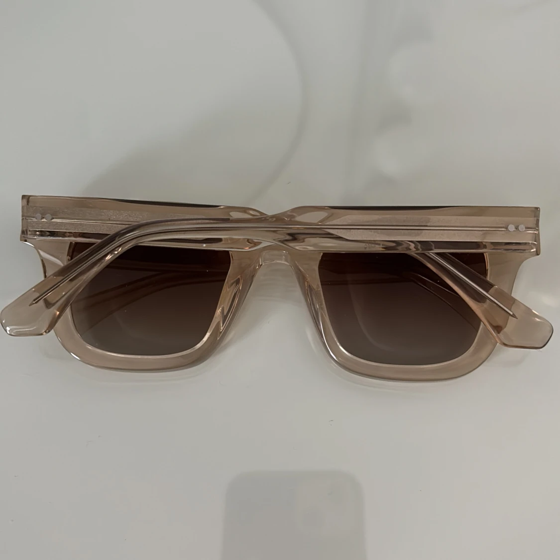 Beige solglasögon från CHIMI - 1