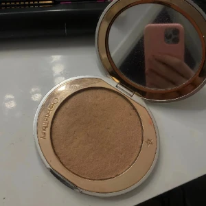 Bronzer+blush - Charlotte Tilbury och Milk