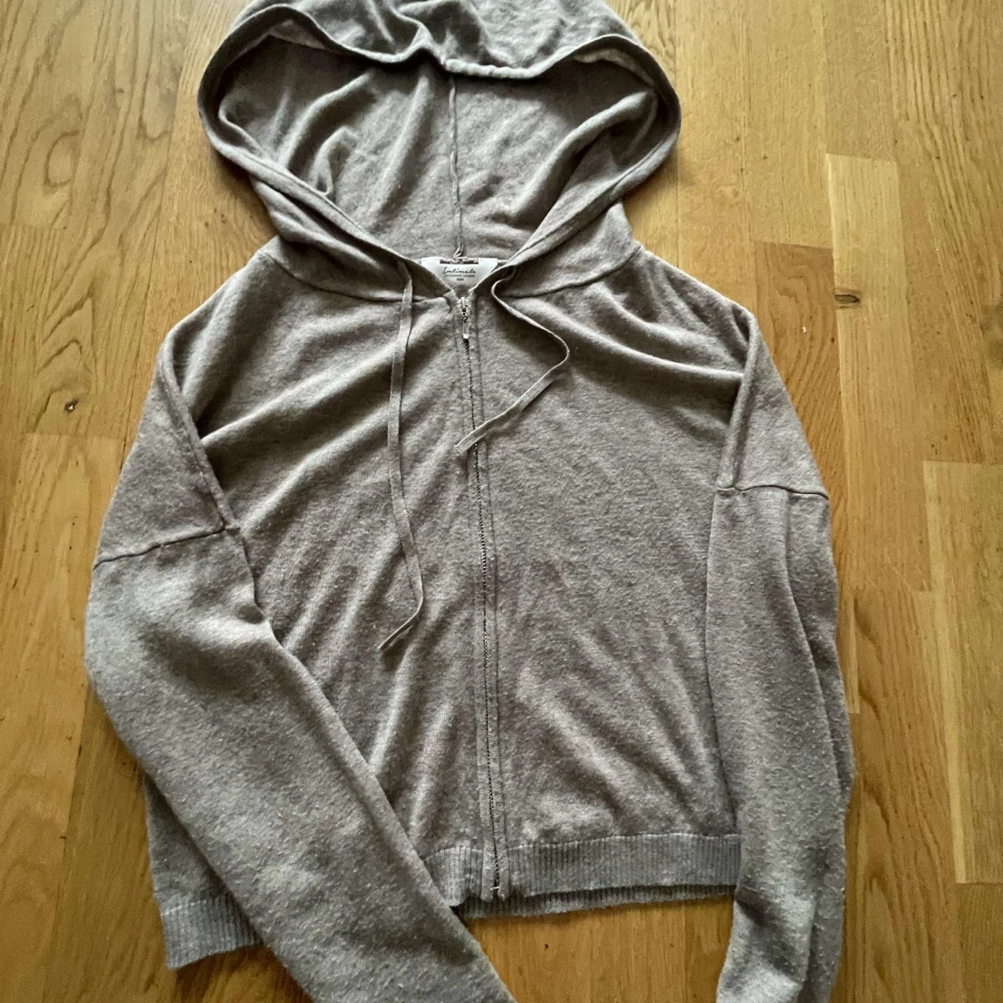 Beige hoodie med dragkedja - 2