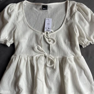 Vit blus - Blus från gina, storlek XXS, aldrig använd