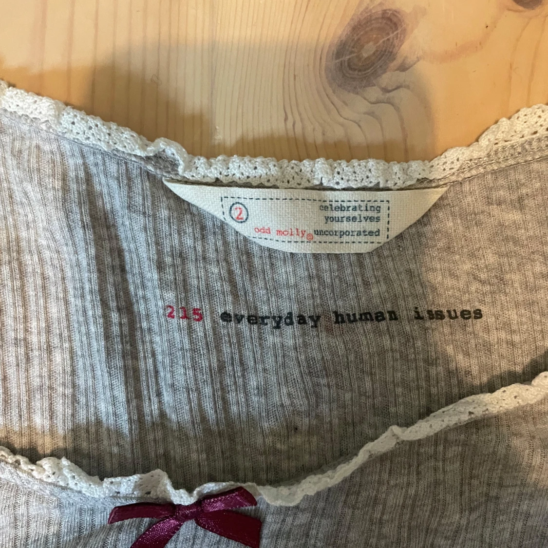 Grå ribbad linnetopp - 1