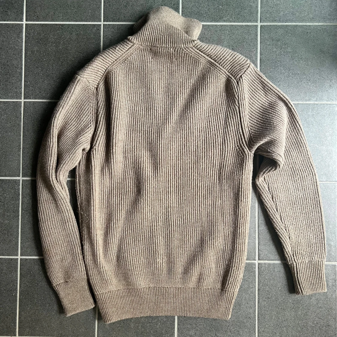 Beige stickad kofta från Zara  - 2