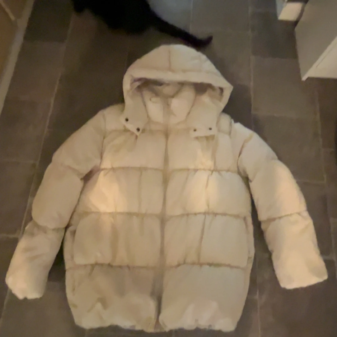 Beige pufferjacka från Vero Moda (PRIS KAN DISKUTERAS) - 1