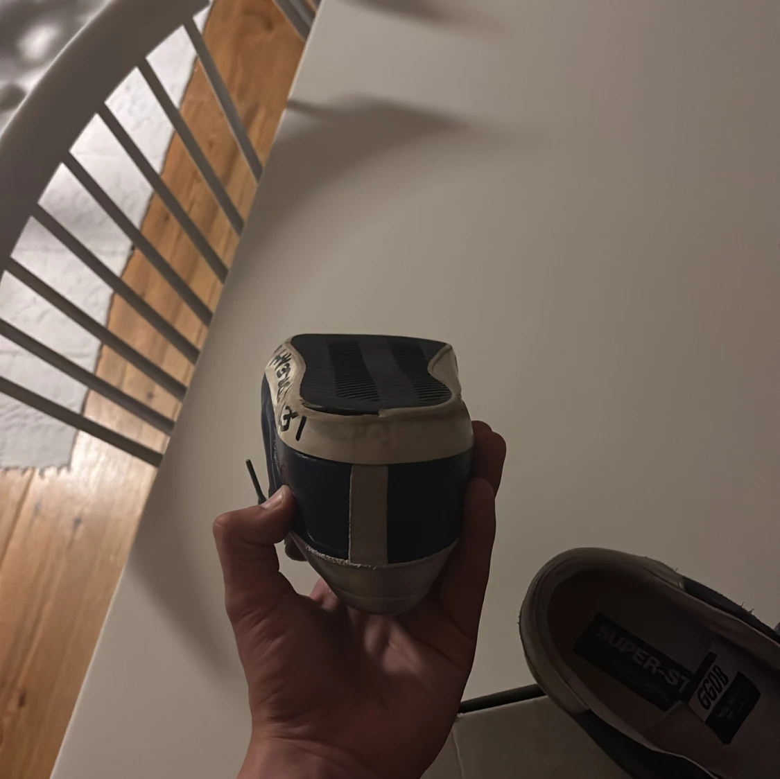 Blå och vita sneakers med stjärna - 2