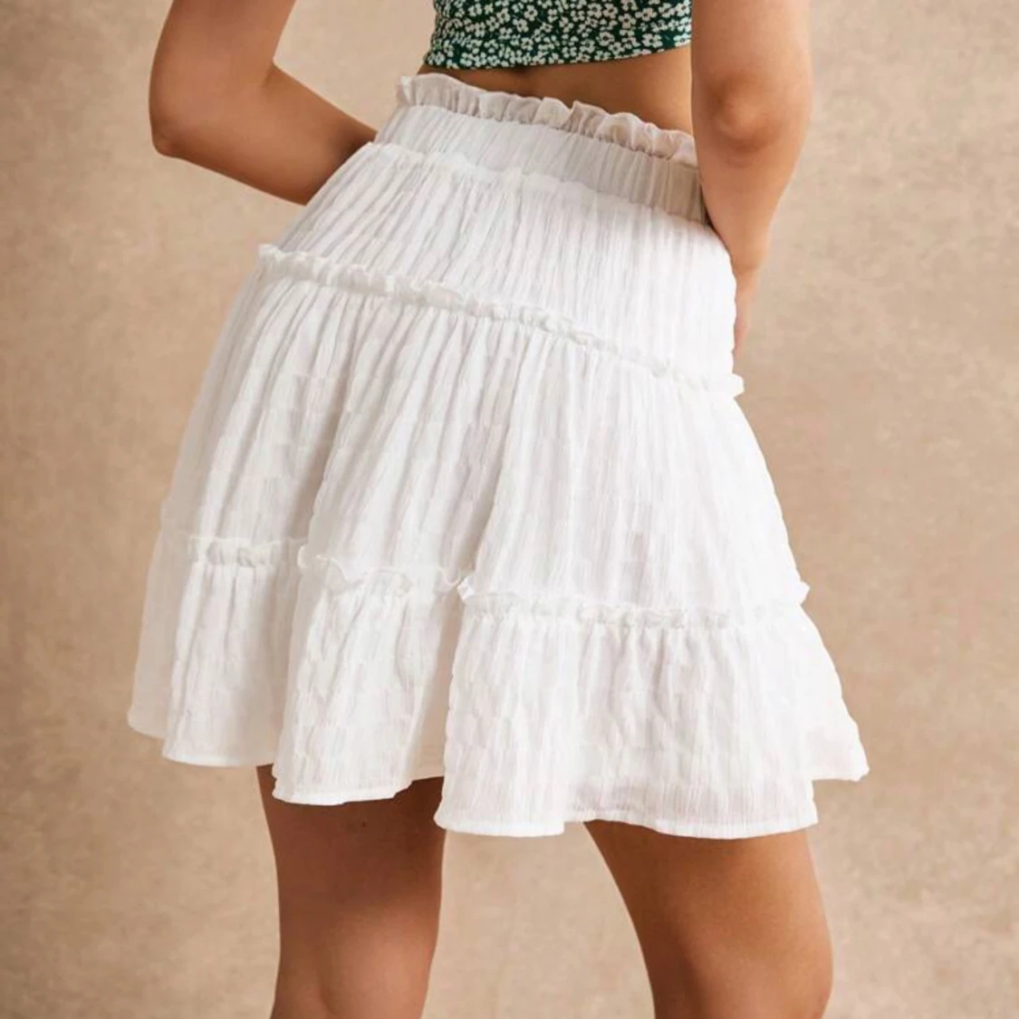 Vit volangkjol i bomull - 1