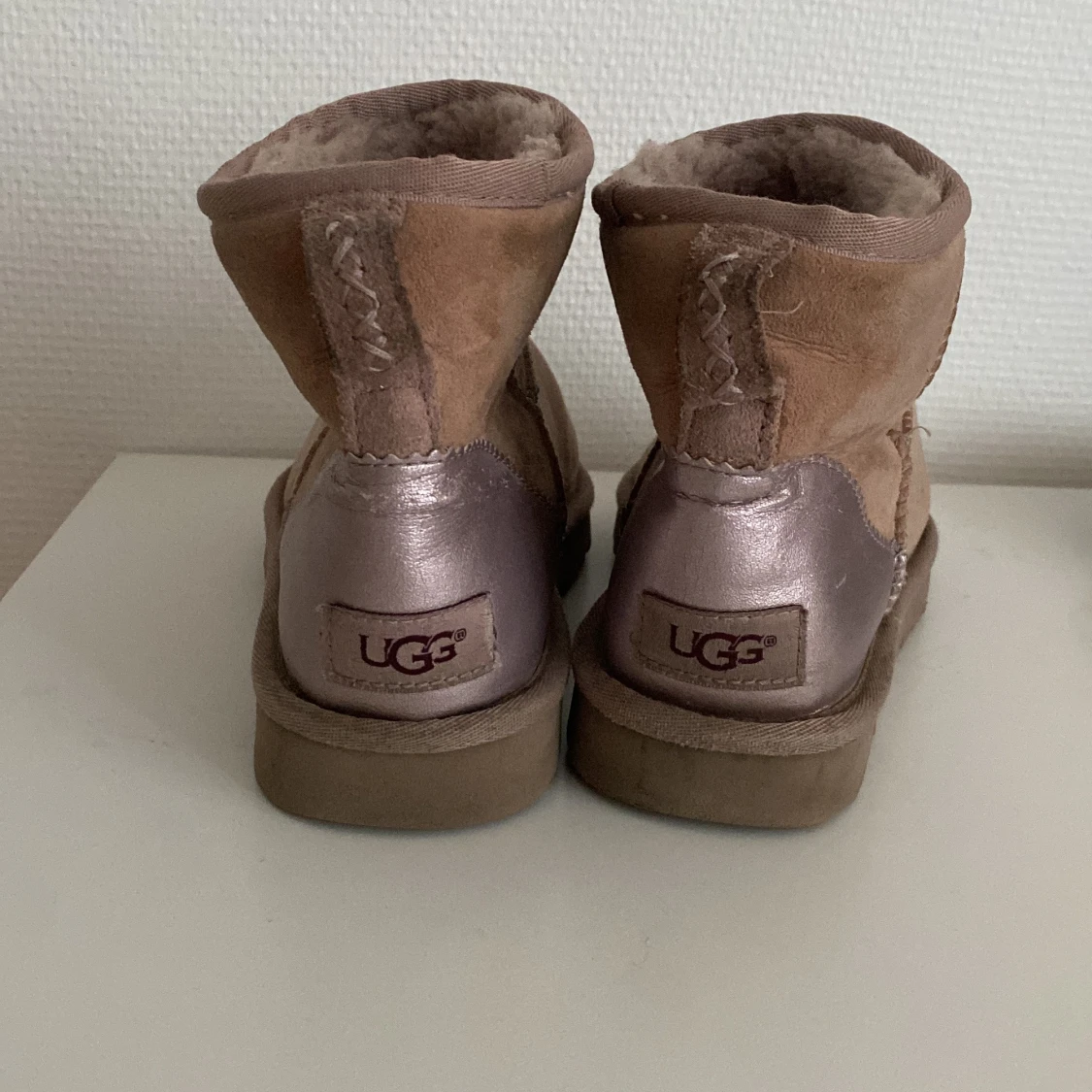 UGGs i beige/puderrosa mocka - 1
