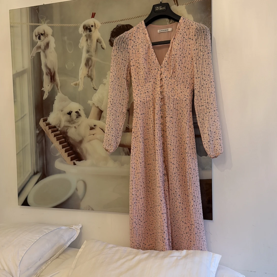 Ljusrosa blommig långklänning Adoore