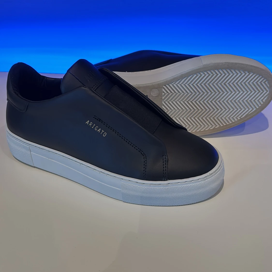 Svarta sneakers från Axel Arigato - 3