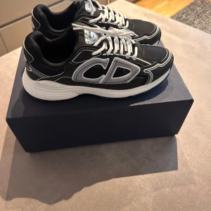 Svarta Dior B30  - Snygga Dior B30 