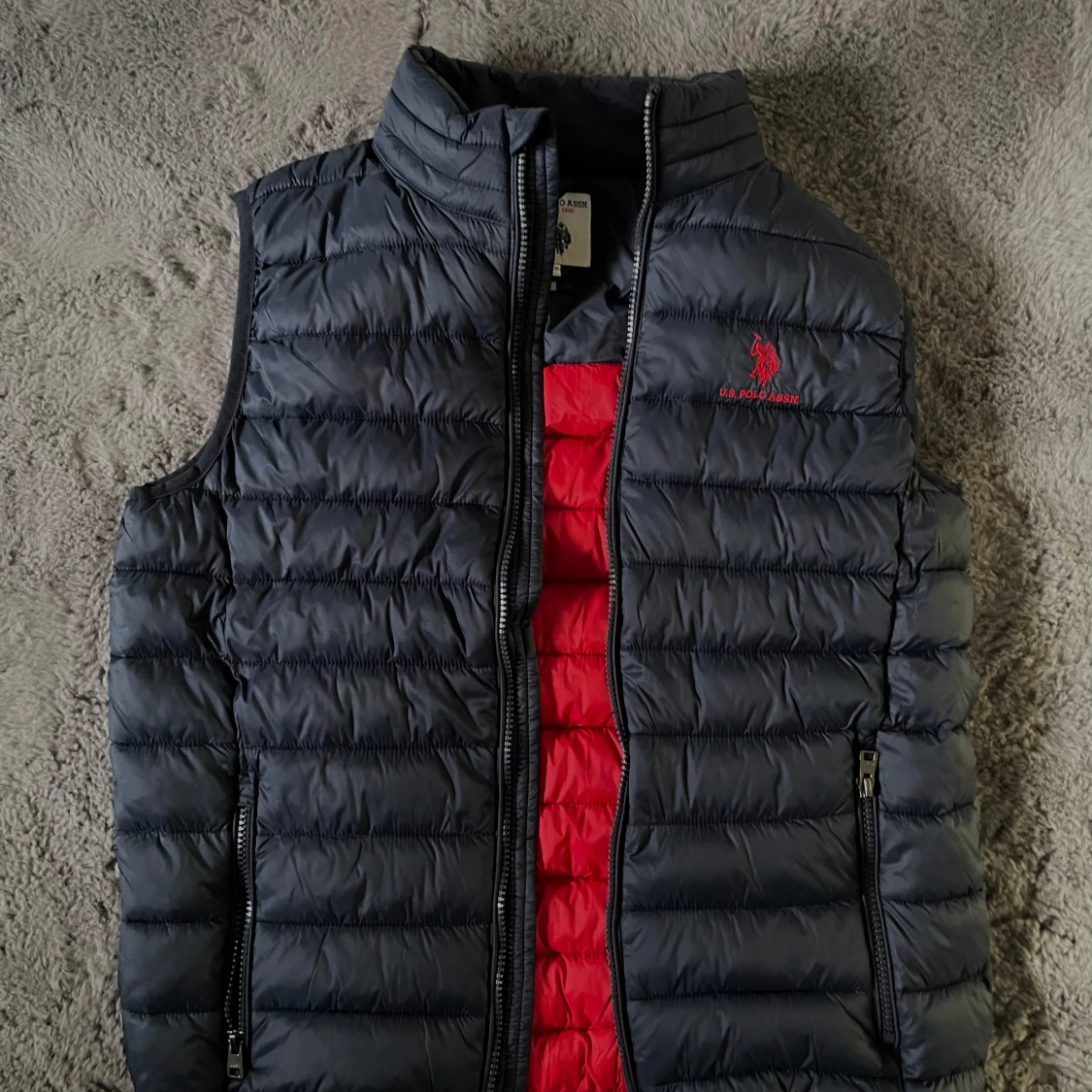 Mörkblå väst från U.S. Polo Assn.
