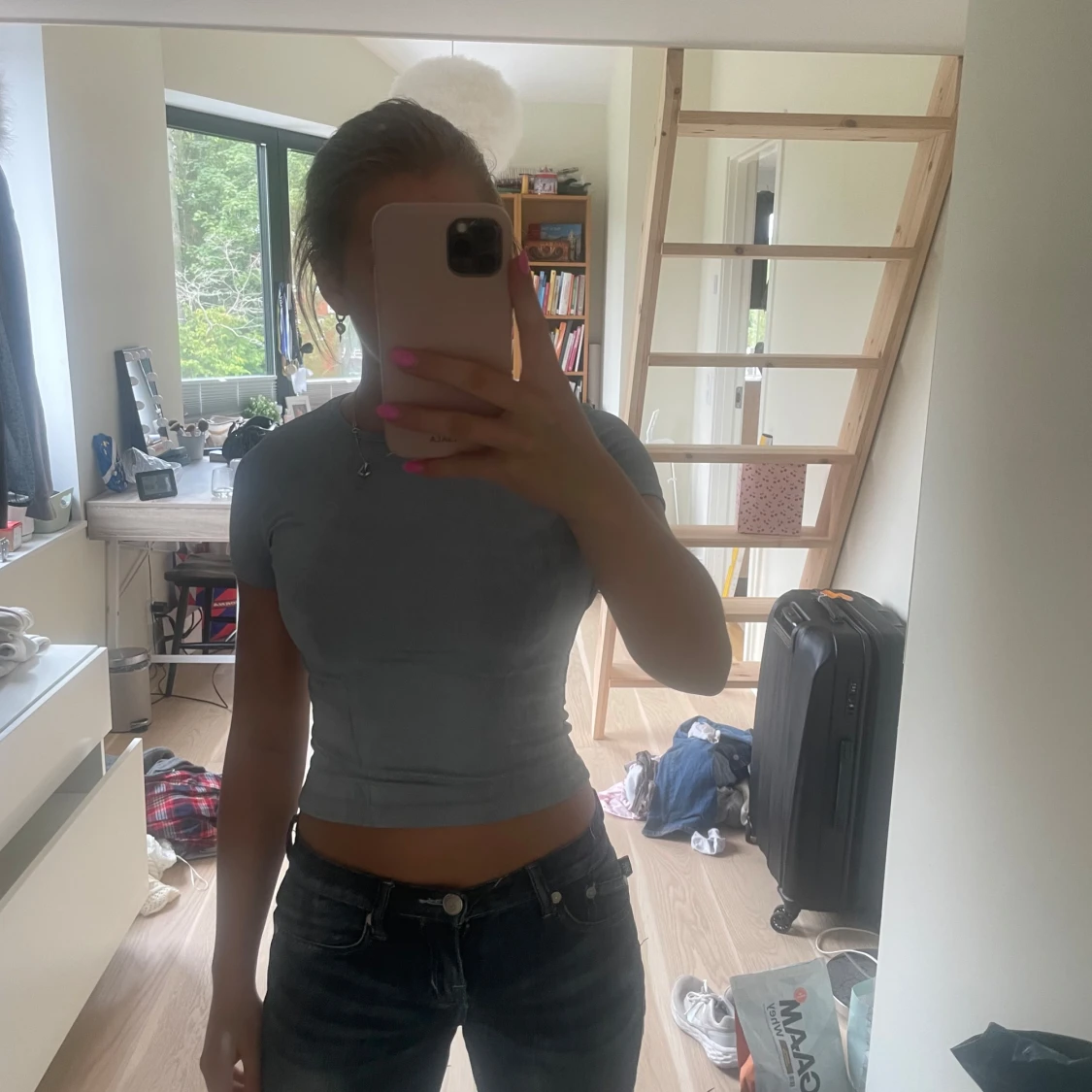 Glittrig silver topp med öppen rygg