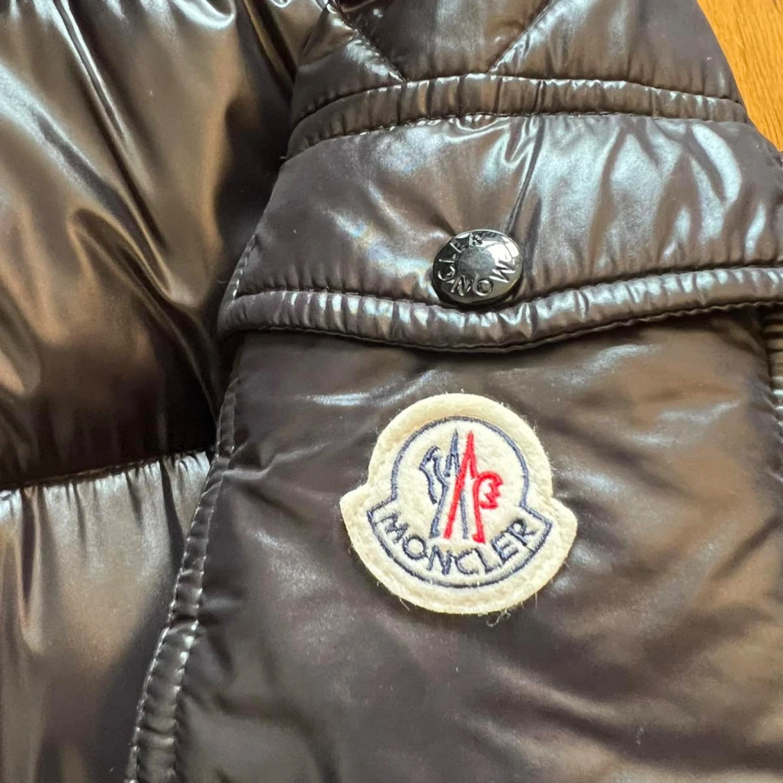 Svart Moncler pufferjacka med huva - 3