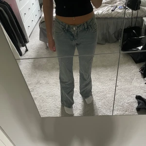 Ljusblå jeans - Knappt använda så fint skick, pris går alltid o diskutera💕