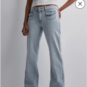 Abrand Jeans - Säljer mina jätte snygga Abrand Jeans 99 low boot Ida köpta från Nelly förra året som dessvärre är för små för mig. Hör av dig vid intresse så skickar jag fler bilder😊