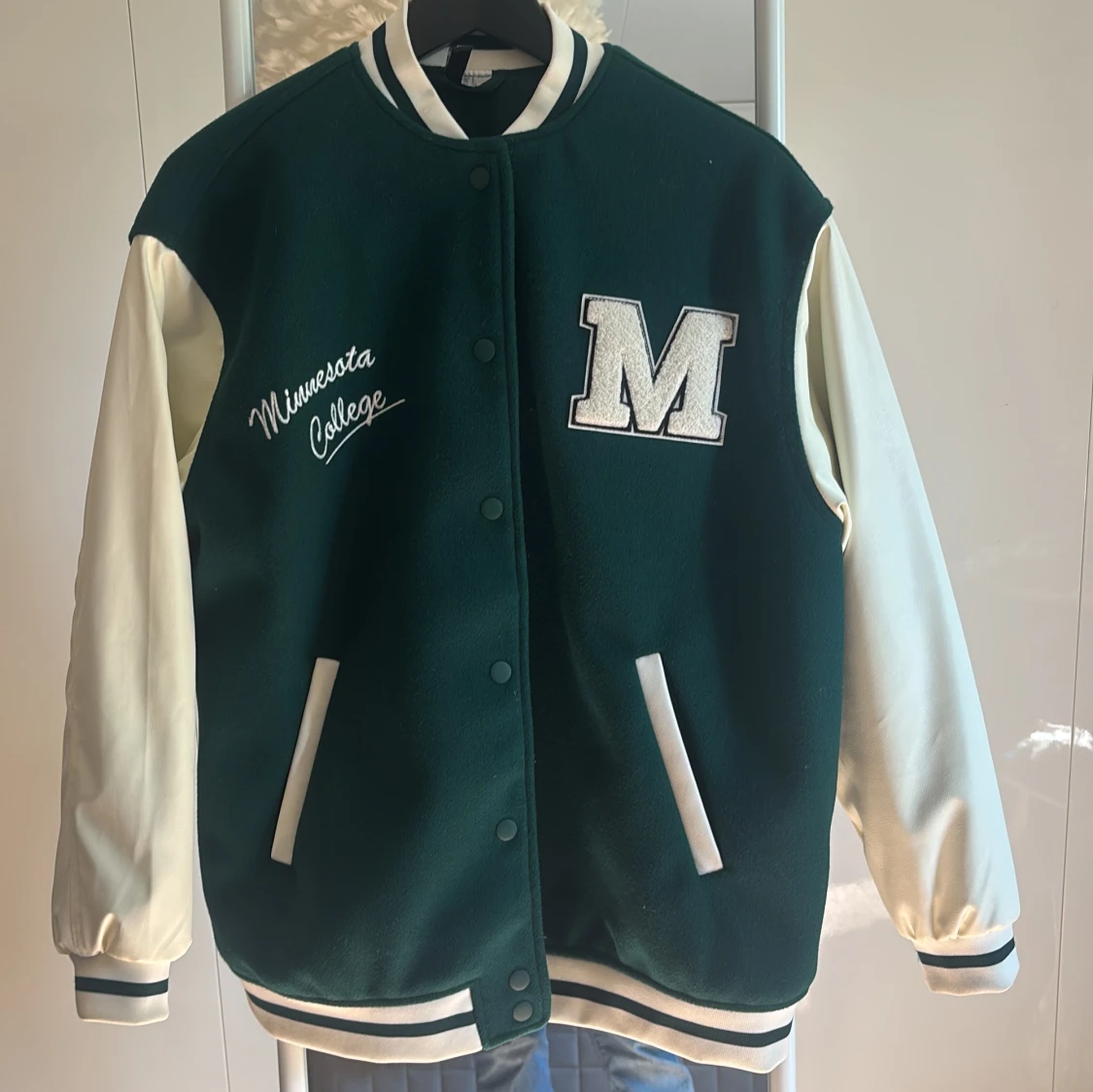 Grön och vit college bomberjacka - 1