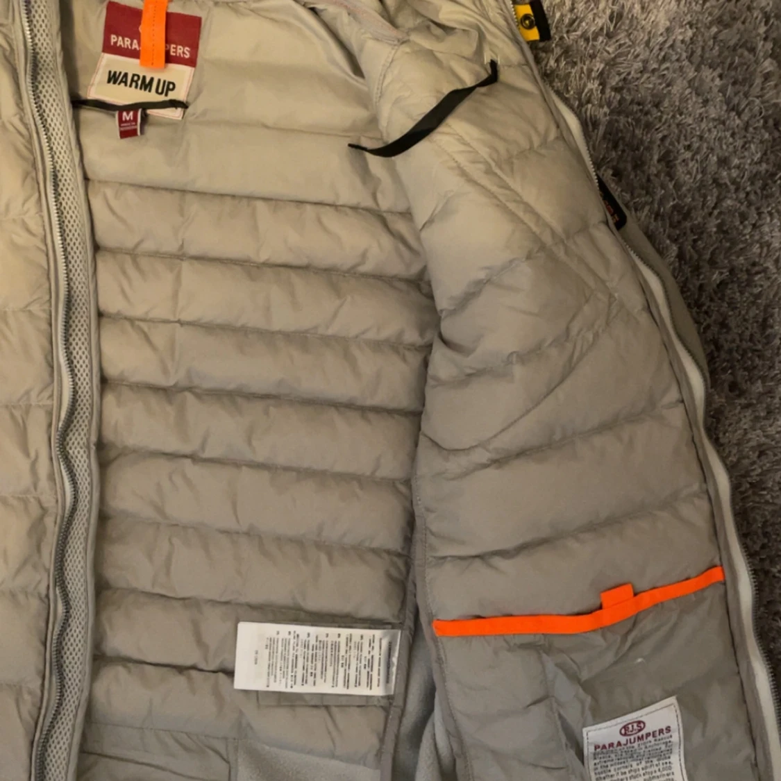 Ljusgrå pufferjacka från Parajumpers - 3