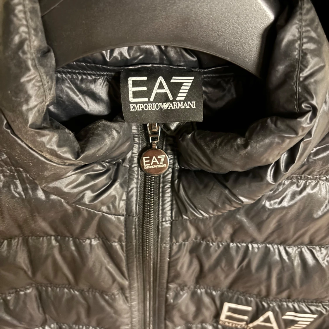 Svart dunväst från EA7 Emporio Armani - 1