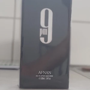 9 PM Eau de Parfum från Afnan - Afnan 9 PM parfym, använt några gånger bara.